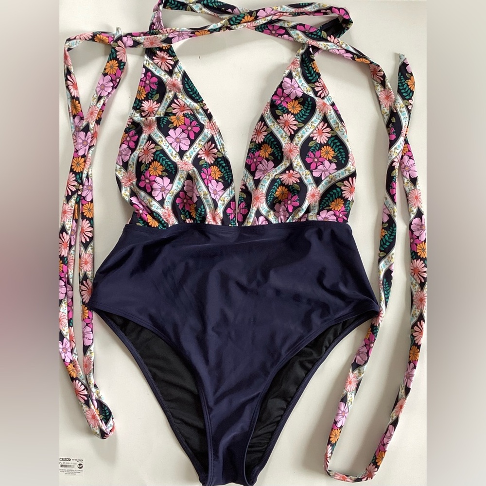 CUPSHE One Piece Swimsuit (#HD30)